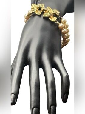 Vtg KJL Kenneth Jay Lane Faux Pearl Double Strand Bracelet Rhinestone Bow Clasp
